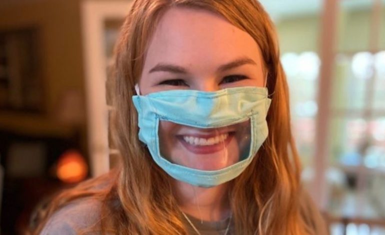 KORONAVIRUSI/ Një studente amerikane shpik maska për të shurdhërit (FOTO)