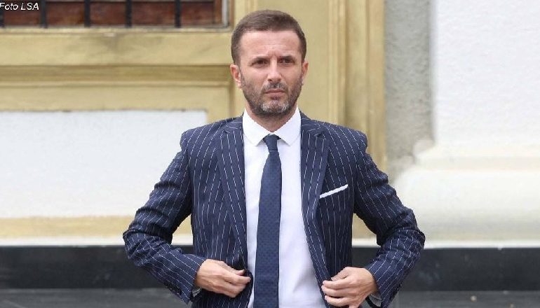 FESTA E PASHKËVE NË KOHË KORONAVIRUSI/ Braçe uron katolikët: Sakrificat gjithnjë kanë një fund të mirë, jemi bashkë