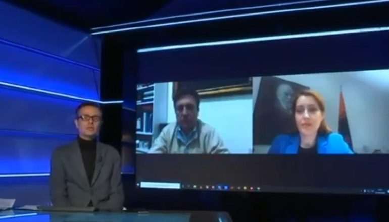 DËRGIMI I 30 MJEKËVE DHE INFERMIERËVE NË ITALI/ Zv.ministri italian përlotet kur zbulon lidhjen me dy mjekët shqiptarë: Nuk do t’jua harrojmë (VIDEO)