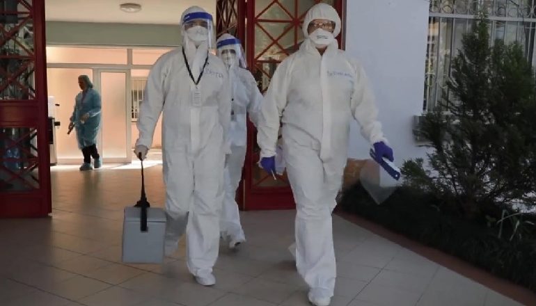 COVID-19/ 9 grupe pune për gjurmimin e rasteve në gjithë Shqipërinë, Epidemiologët: Sakrificat tona në terren