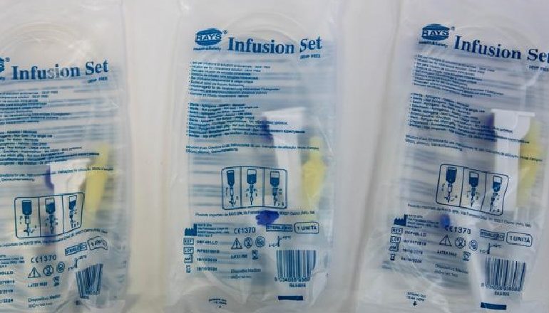 KORONAVIRUSI/ Plazma e gjakur e pasur me antitrupa mund të neutralizojë vërtetë epideminë