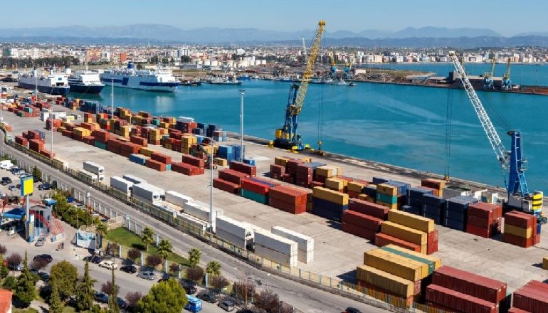 SEKUESTROHEN 22.090 EURO NË DURRËS/ Shfrytëzuan COVID-19 për të kaluar me para të padeklaruara në kufi, arrestohet në port 2 shoferët e kamionëve