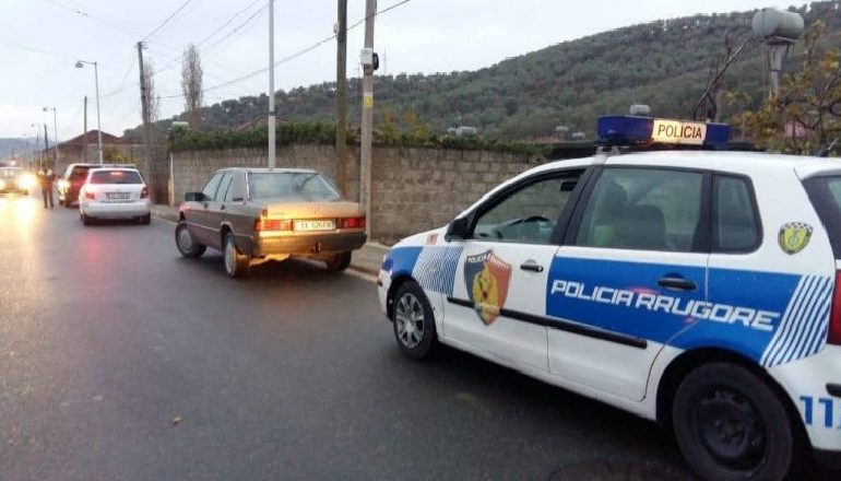 KORONAVIRUSI/ Drejtonte mjetin në gjendje të dehur dhe në kundërshtim me aktin normativ, arrestohet 45-vjeçari
