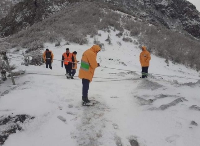 RRESHJET E DËBORËS/ Balla: Vijon puna për mbajtjen hapur të akseve rrugore dhe riparimin e rrjetit të shpërndarjes së energjisë…