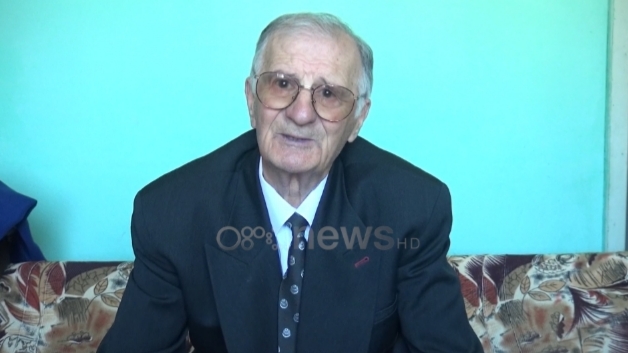 “MBI TË GJITHA JETA”/ Pensionisti në Elbasan i bindet izolimit: Kjo nuk është aspak sakrificë