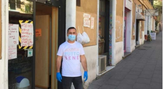 “KAM PËRJETUAR URINË, KËTO PROBLEME…”/ Flet shqiptari në Itali që po ndihmon familjet në nevojë