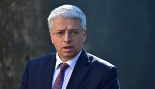 KORONAVIRUSI/ Lleshaj flet qartë: Kush është rezident nuk do lejohet të vijë në Shqipëri