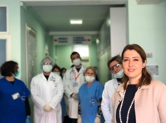 KORONAVIRUSI/ Manastirliu: Mjekët e familjes i bashkohen luftës kundër COVID-19