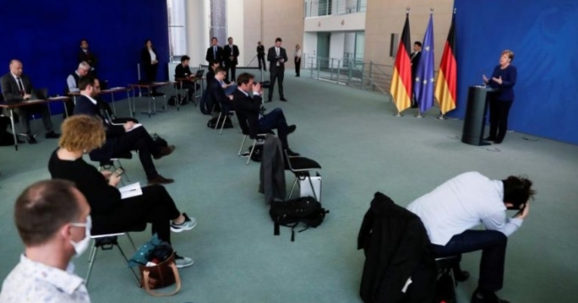 GJERMANIA S’KA DATË PËR TË DALË NGA COVID-19/ Merkel: Numri i të infektuarve në ulje por s’ka ardhur momenti për lirim masash