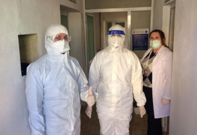 KORONAVIRUSI/ Manastirliu poston fotot dhe i përgjigjet opozitës për testet: Pakkush e di çfarë pune bëhet në terren për të frenuar COVID-19