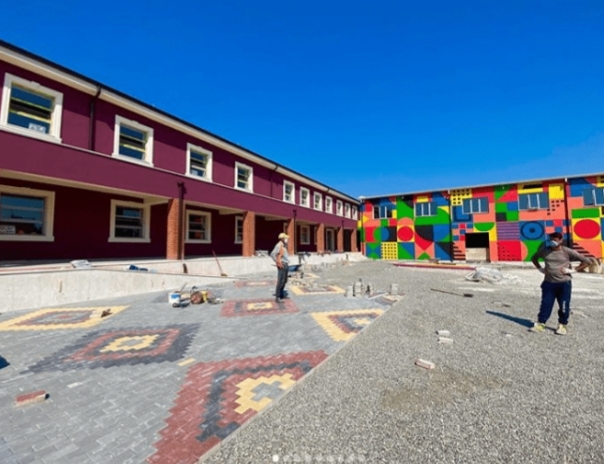 DY SHKOLLAT NË LUSHNJË DHE DIVJAKË GATI…/Braçe: Do i bëjmë të gjitha sipas projektit deri në fund