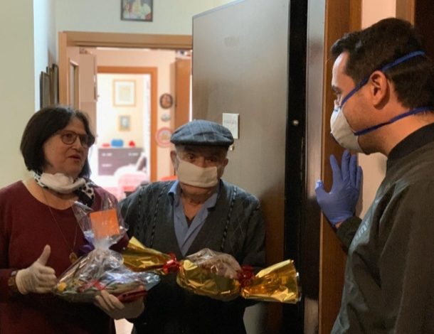 PASHKËT NË KOHËN E PANDEMISË/ Erion Veliaj shpërndan ndihma për disa familje të krishtera