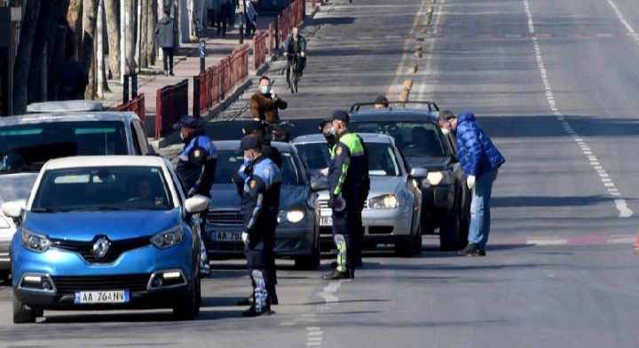 MASAT NDAJ KORONAVIRUSIT, DERI ME BURGIM…/ Qytetarët: Vendim i drejtë, kush thyen rregullat të përgjigjet