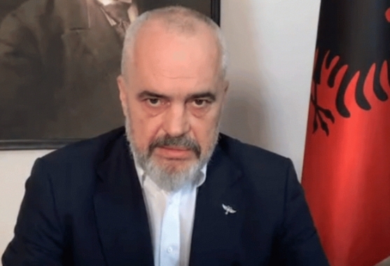 “ÇNJERËZORE”/ Rama reagon për ndihmat në Fier: Ish-deputetët nxitën romët për të inskenuar shfaqje të rrezikshme