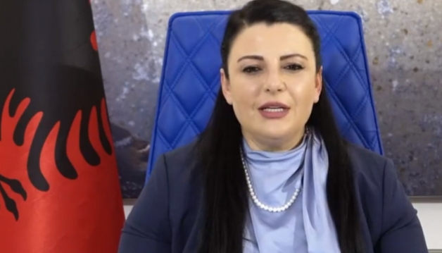 “DO TË KARANTINOHENI NË HOTELET E DURRËSIT”/ Balluku sqaron qytetarët e mbetur jashtë: Si të aplikoni për t’u riatdhesuar