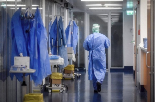 DITË TRAGJIKE PËR FRANCËN/ Shënohen 1 mijë e 438 viktima nga COVID-19 në 24 orët e fundit