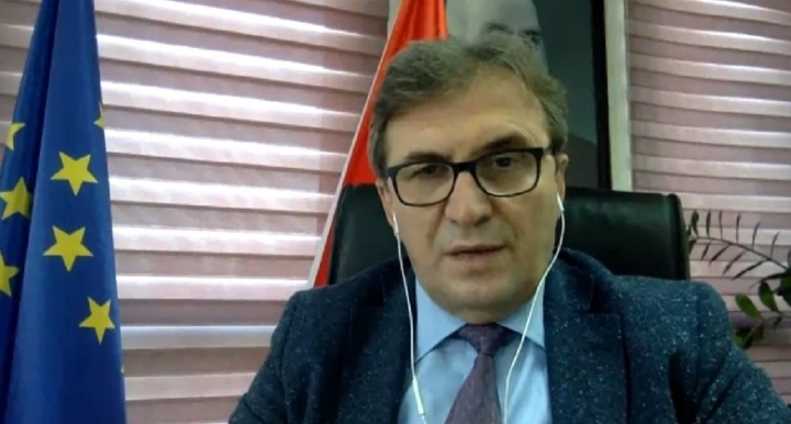 FITOI LUFTËN ME COVID-19 DHE JU KTHYE DETYRËS/ Kreu i Urgjencës këshillon: Qytetarët me këto sëmundje të bëjnë kujdes