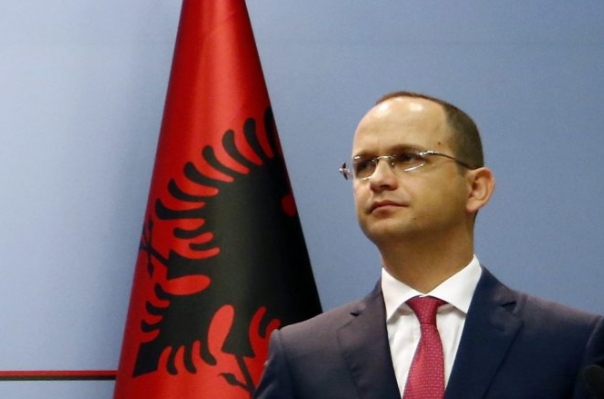 COVID-19/ Bushati: Të mirëkuptojmë kryeministrin. Kodi penal, shembull i bashkëpunimit…