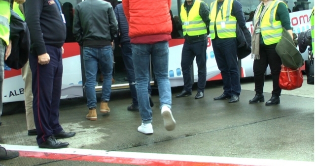RIATDHESIMI/ Mbërrijnë në Rinas 131 shtetas shqiptarë nga Frankfurti