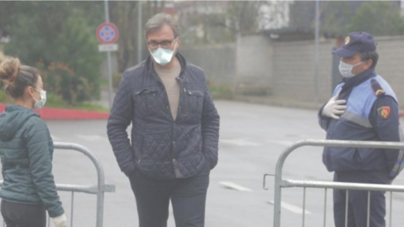 COVID-19/ Skënder Brataj: Ja pse s’kemi pasur më shumë se 30 të infektuar në ditë, nëse në fund të 2 javëve do kemi 1 mijë pozitivë…