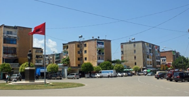 SHKOI TË TAKONTE NËNËN QË PUNONTE NË FASONERI/ Si u infektua 15-vjeçarja nga Mati