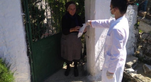 KUFIZIMI I LËVIZJES/ Manastirliu: Infermierët kujdesen çdo ditë që të moshuarit t’i marrin barnat me rimbursim në banesë