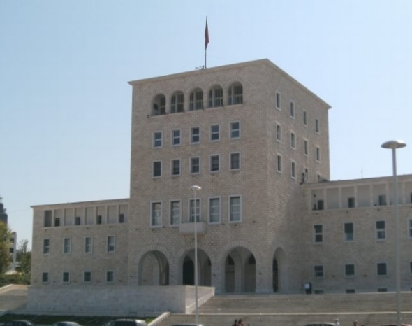 “DO MERREN MASA PËR DISTANCËN…”/ Kur mbaron viti akademik?