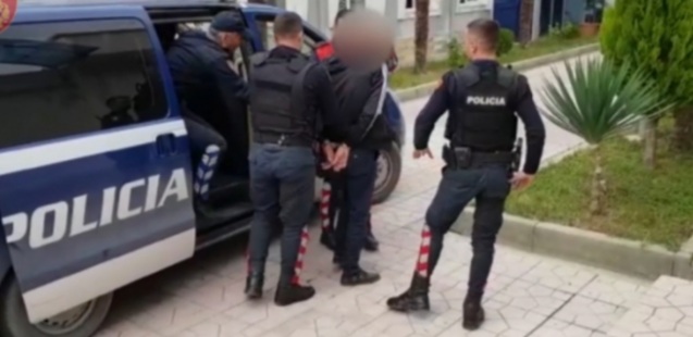 I SHPALLUR NË KËRKIM PËR DHUNË NË FAMILJE/ Arrestohet 55-vjeçari. Dy të tjerë kapen në flagrancë