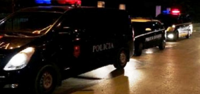 “U PLAGOS ME PLUMB QORR”/ Policia reagon për ngjarjen në Peqin: Vijon krehja e zonës, ja gjendja e punonjëst të burgut