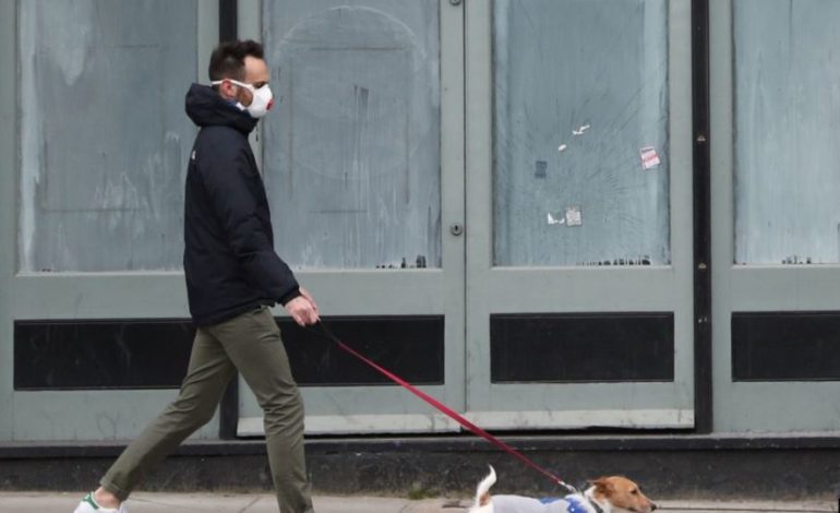 KORONAVIRUSI/ Britania mund t’i lehtësojë masat e izolimit nga fundi i majit