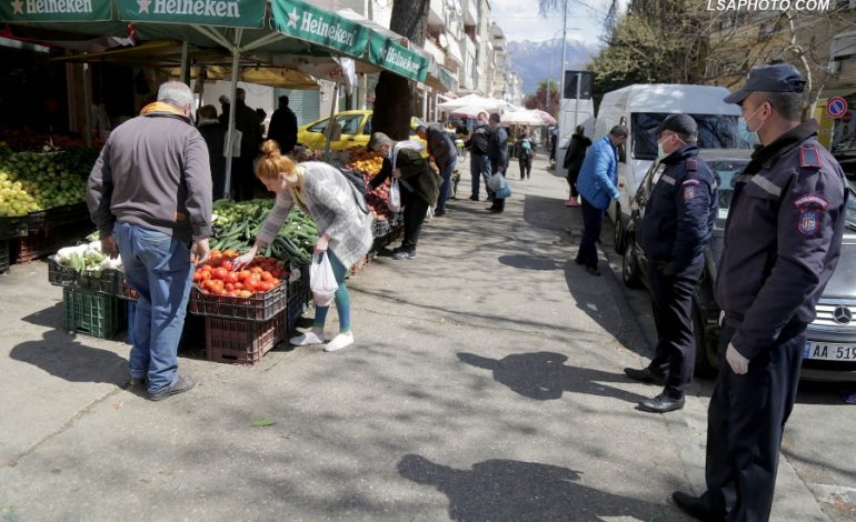 KORDON SANITAR I TREGUT/ Pas fluksit të një dite më parë merren masa në Kombinat, hyrja me autorizim