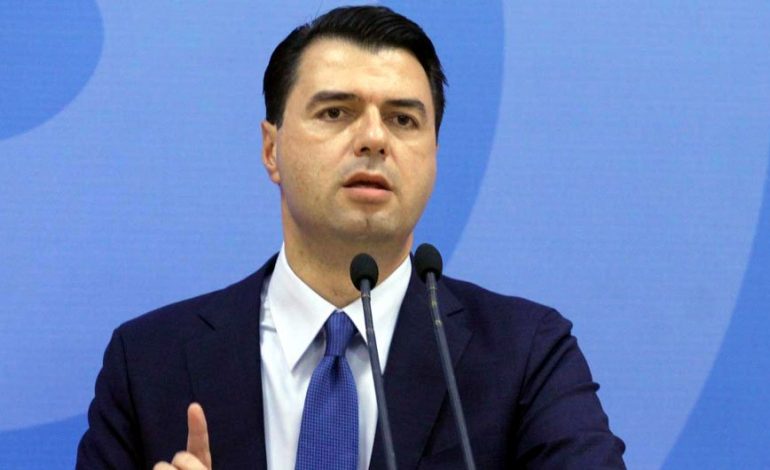 “BLOFI” NË TWITTER/ Basha ngatërron (ose e bën me qëllim) tamponët me testet kalibrues që dhuroi sot BE