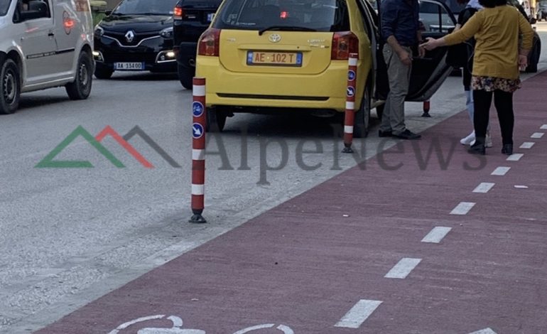 TAKSITË I RIKTHEHEN PUNËS/ “Mbushen” rrugët e Tiranës. Shoferët me maska dhe… (PAMJET)