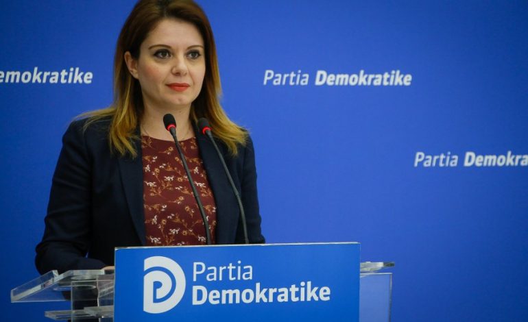 PASI SHPALLI TË VDEKUR PROTESTUESIN/ Pampuri i PD ndjell zi: 70 mijë femra të fasonëve, në rrugën e infektimit