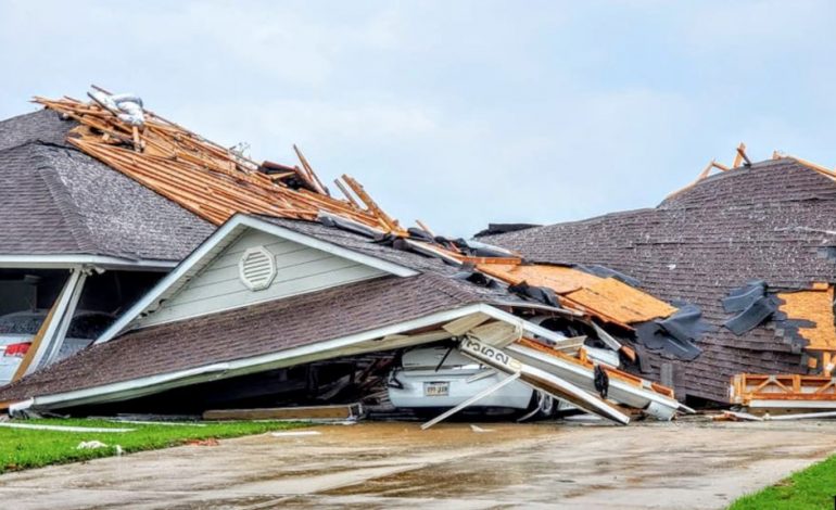 PAS KORONAVIRUSIT/ Dhjetëra tornado dhe furtuna godasin Shtetet e Bashkuara