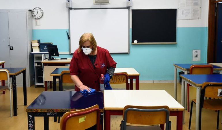 KANI KA NISUR TË “MARRIN FRYMË”/ Vendet ku rinis mësimi në shkollat fillore europiane. Ja modeli holandez, si është planifikuar të kthehen fëmijët në bankat e tyre