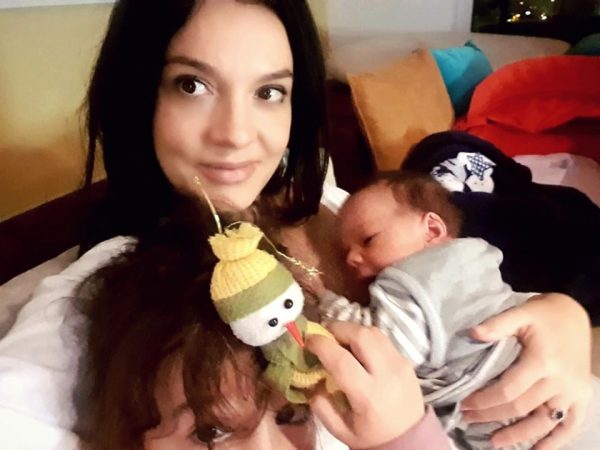 “S’KA FORCË MË MADHORE SE DASHURIA NJERËZORE”/ Spiropali uron Pashkët me foton familjare: Nuk ka të keqe që nuk mposhtet