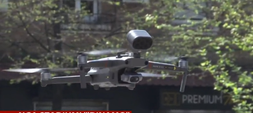 JO VETËM POSTOBLLOQE/ Dron me kamera dhe që “flet” për të monitoruar nëse shkelet karantina