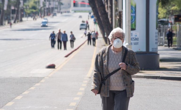 LIRI NË KUSHTE SHTETRRETHIMI/ Rama: Pranverë për të moshuarit, pensionistët mbushin rrugët e Tiranës (FOTO)