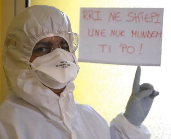 LAJMI QË NA GËZON! Edhe një infermier fiton betejën me Covid, shkon në 42 numri i personelit shëndetësor të shëruar