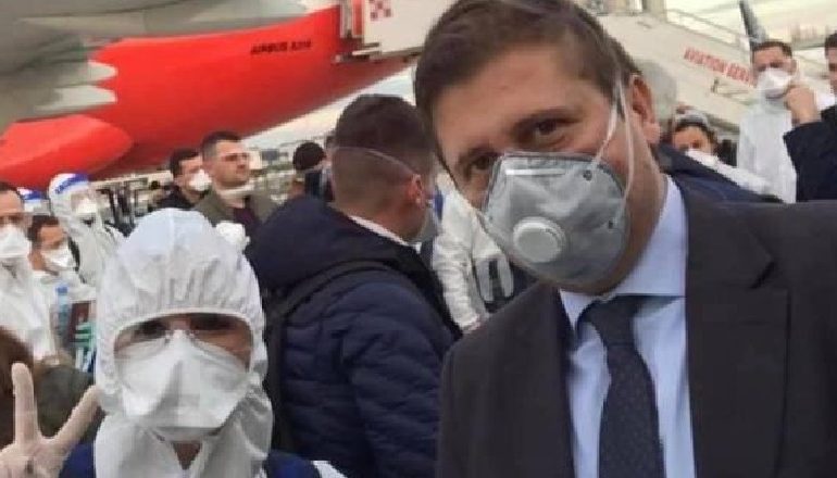 BABAI I INFEKTUAR ME COVID-19/ Rrëfimi prekës i mjekes shqiptare që shkoi në Itali: E ndjeva se duhet të ndihmoja
