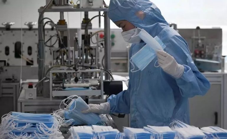 KORONAVIRUSI/ Kina konfiskon mbi 89 milion maska të skaduara, ankesa nga e gjithë bota për cilësinë