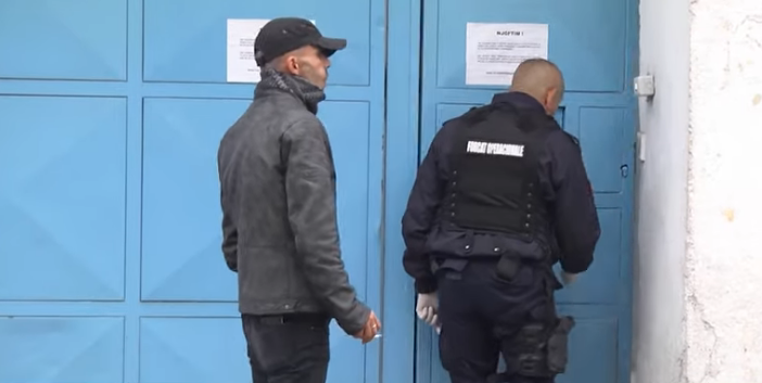 KORONAVIRUSI/ Italiani infektoi 13 të dënuar të tjerë! Ja çfarë ndodh te 313-ta (FOTO+VIDEO)