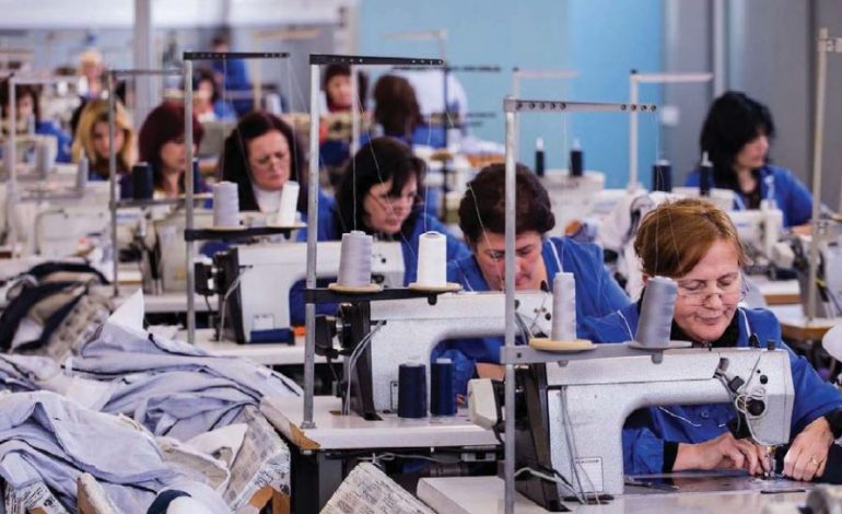 LUFTA KUNDËR KORONAVIRUSIT/ Vendimi: Fasonët shqiptarë do të prodhojnë maska