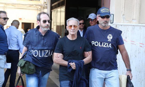 KORONAVIRUSI/ Mafia italiane po u jep ushqim falas familjeve të varfra