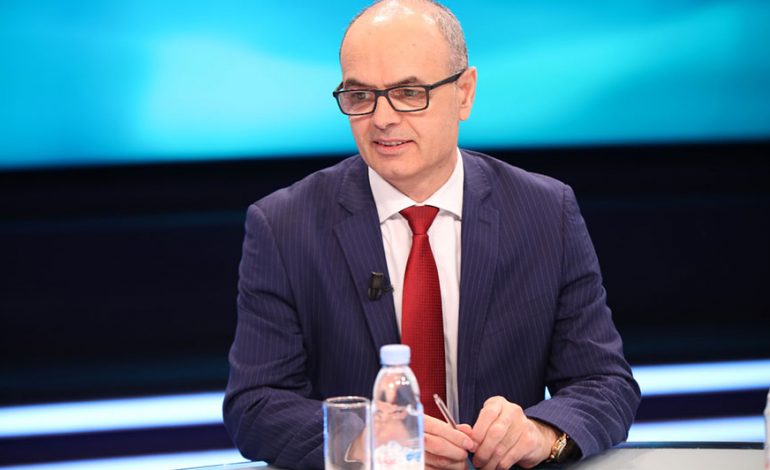 “VIRUS POLITIK PREJ TË CILIT SHQIPËRIA VUAN AKOMA”/ Petro Koçi akuza ndaj Berishës: Nuk i ndahet shpirti nga dhuna, agresiviteti e radikalizmi