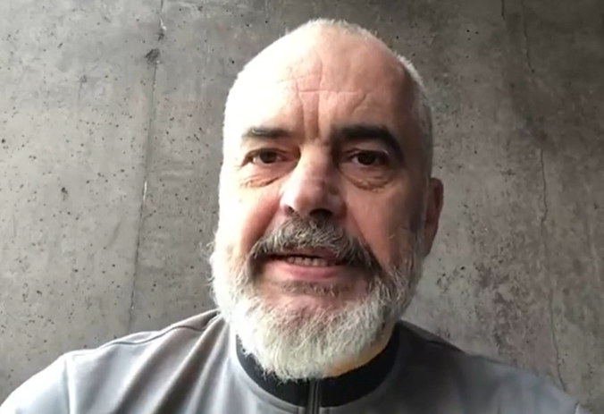 “JAM MËRZITUR NGA PAMJET NË KOMBINAT”/ Rama: Disa hileqarë që mendojnë se ia hedhin edhe virusit