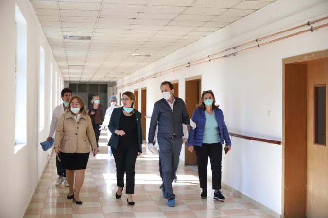 INSPEKTON PUNIMET NË SPITALIN COVID 3/ Manastirliu: Plan masash për përgatitjen e sistemit shendetësor për fazën e hapjes