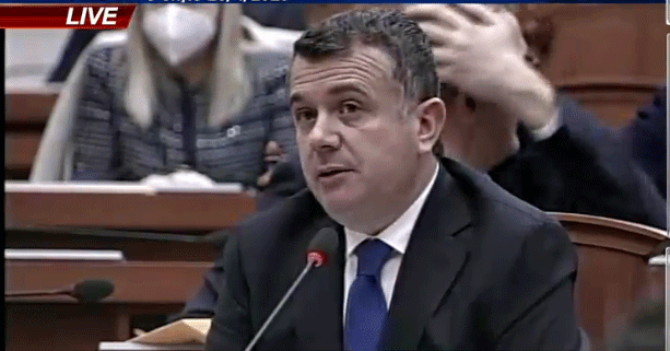“PËRDORIMI I MASKAVE NË PUBLIK TË JETË…”/ Balla: Pse qeveria ka kërkuar zgjatjen e gjendjes së jashtëzakonshme? Bëjini një telefonatë Alimadhit