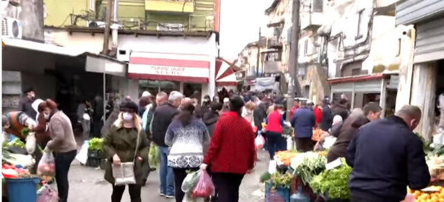 PAMJET ALARMANTE/ Rikthehet ANKTHI në Tiranë, qytetarët DYNDEN në tregje